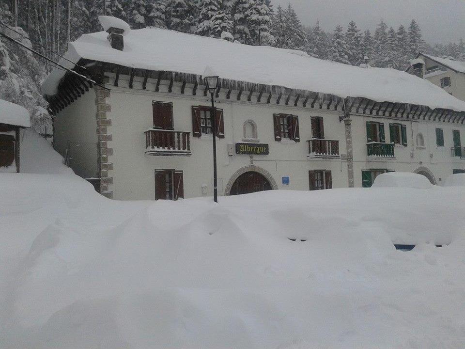 Albergue De Canfranc Estacion Buitenkant foto