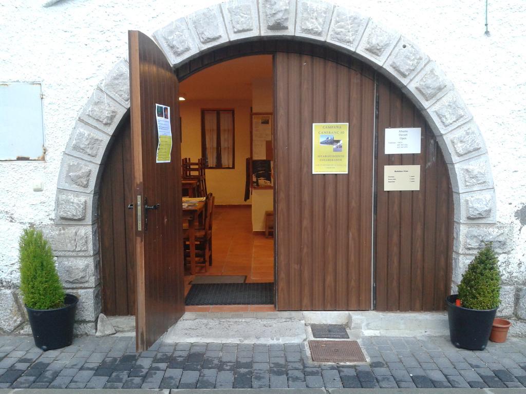 Albergue De Canfranc Estacion Buitenkant foto