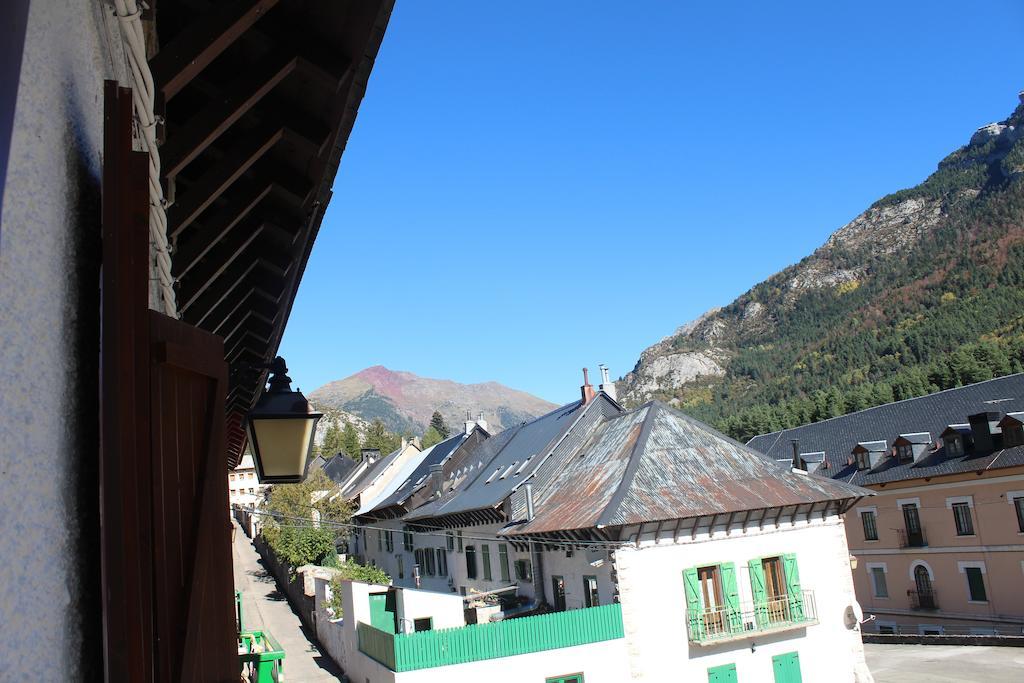 Albergue De Canfranc Estacion Kamer foto