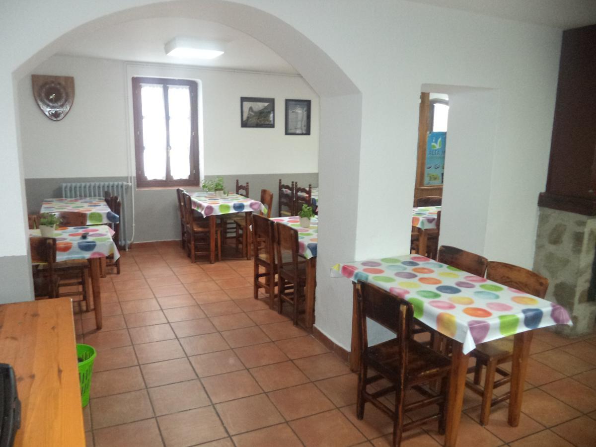 Albergue De Canfranc Estacion Buitenkant foto